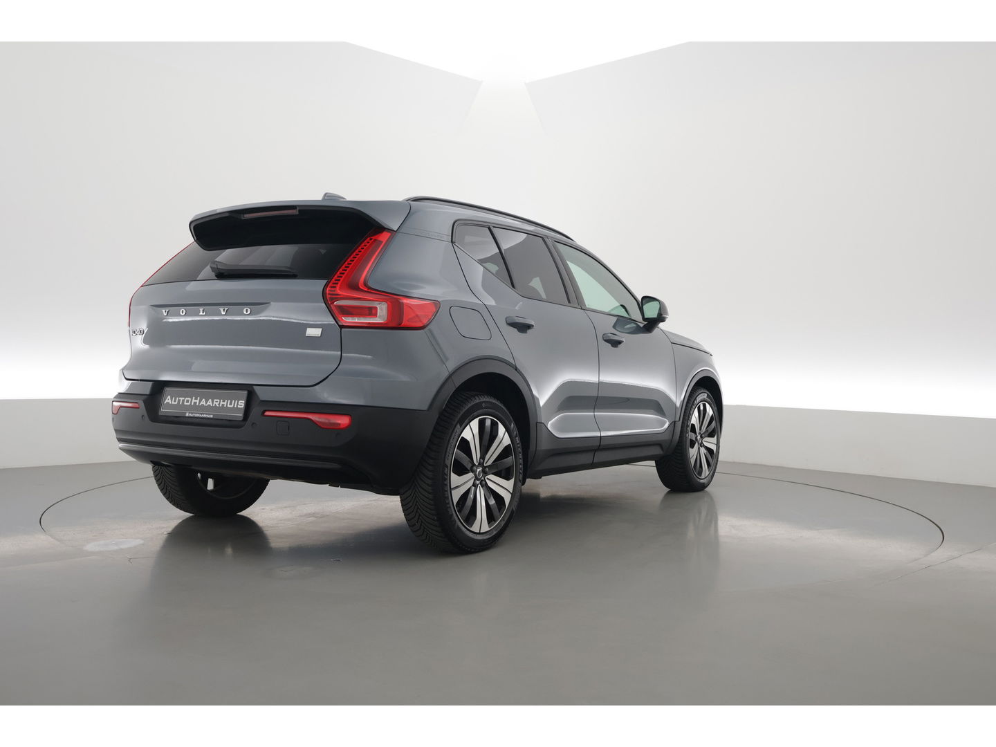 Volvo XC40 1.5 T5 Plug-in hybrid Ultimate Dark | Pano | Pilot Assist | Memory | 360cam | Stoel- Stuurverw. | Apple CarPlay | 19''