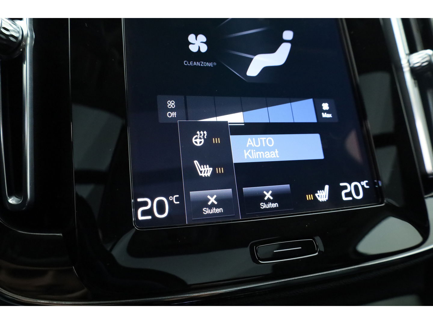 Volvo XC40 1.5 T5 Plug-in hybrid Ultimate Dark | Pano | Pilot Assist | Memory | 360cam | Stoel- Stuurverw. | Apple CarPlay | 19''