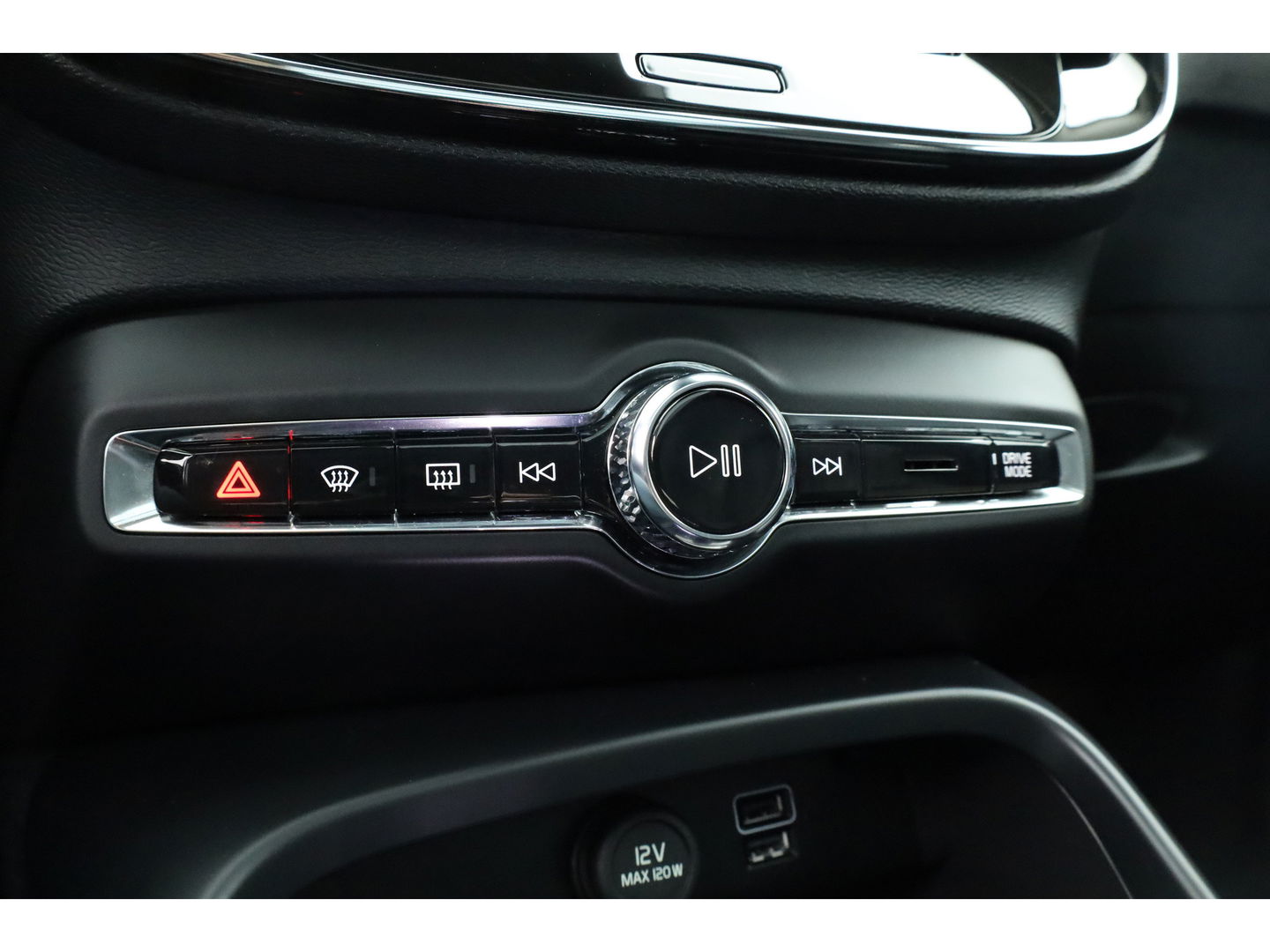 Volvo XC40 1.5 T5 Plug-in hybrid Ultimate Dark | Pano | Pilot Assist | Memory | 360cam | Stoel- Stuurverw. | Apple CarPlay | 19''