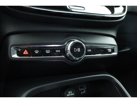 Volvo XC40 1.5 T5 Plug-in hybrid Ultimate Dark | Pano | Pilot Assist | Memory | 360cam | Stoel- Stuurverw. | Apple CarPlay | 19''