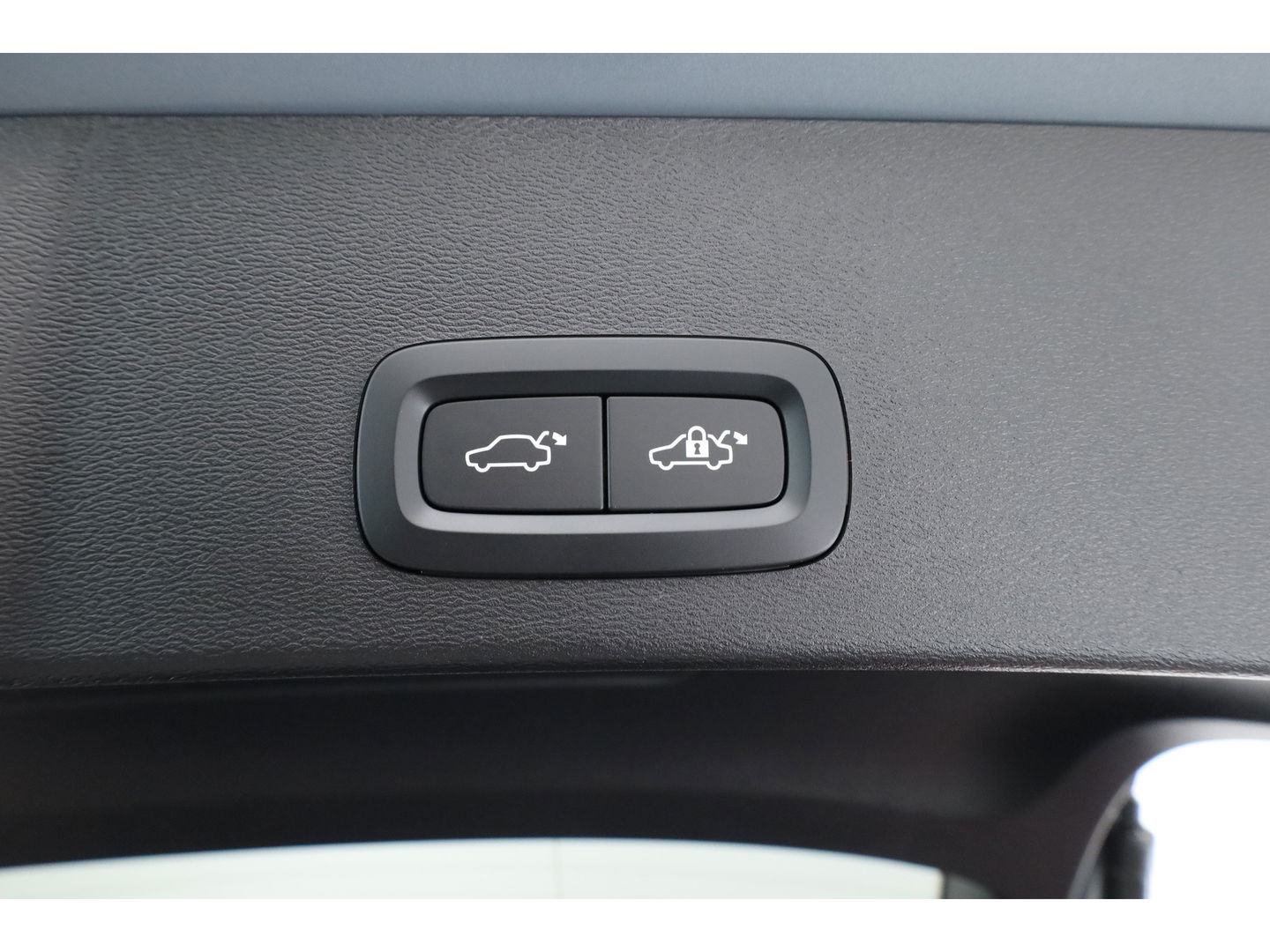 Volvo XC40 1.5 T5 Plug-in hybrid Ultimate Dark | Pano | Pilot Assist | Memory | 360cam | Stoel- Stuurverw. | Apple CarPlay | 19''