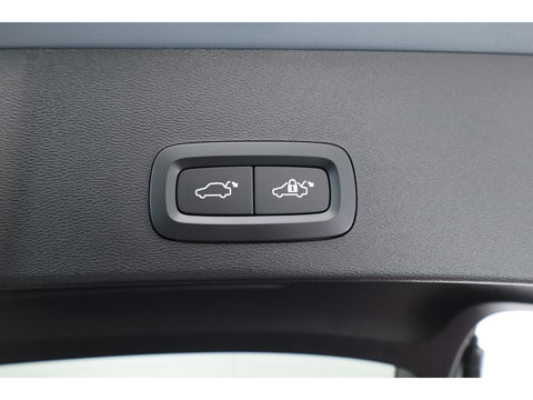 Volvo XC40 1.5 T5 Plug-in hybrid Ultimate Dark | Pano | Pilot Assist | Memory | 360cam | Stoel- Stuurverw. | Apple CarPlay | 19''