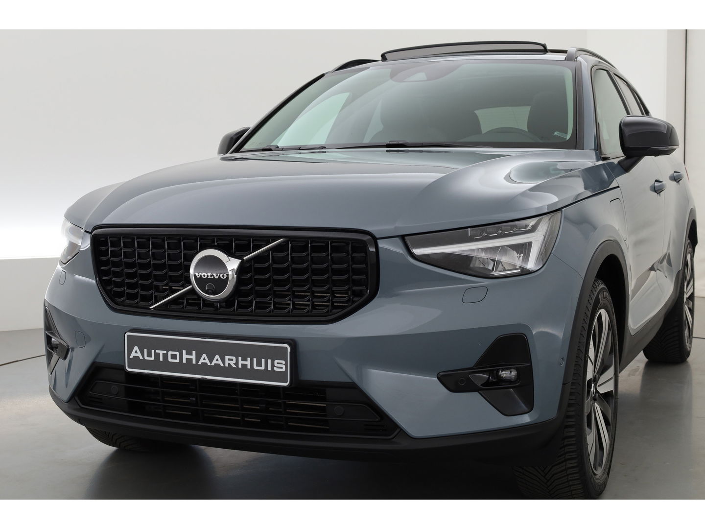 Volvo XC40 1.5 T5 Plug-in hybrid Ultimate Dark | Pano | Pilot Assist | Memory | 360cam | Stoel- Stuurverw. | Apple CarPlay | 19''