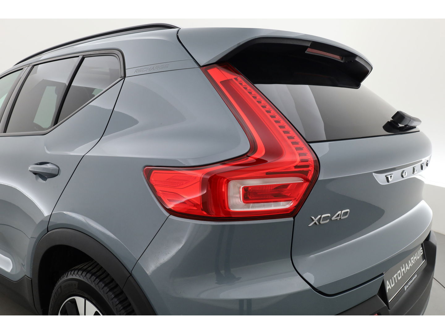 Volvo XC40 1.5 T5 Plug-in hybrid Ultimate Dark | Pano | Pilot Assist | Memory | 360cam | Stoel- Stuurverw. | Apple CarPlay | 19''