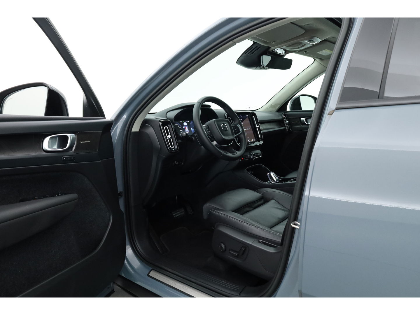 Volvo XC40 1.5 T5 Plug-in hybrid Ultimate Dark | Pano | Pilot Assist | Memory | 360cam | Stoel- Stuurverw. | Apple CarPlay | 19''