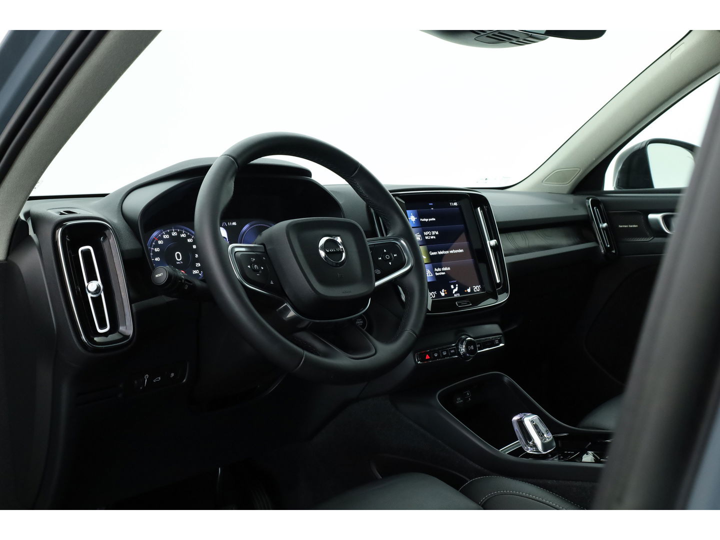 Volvo XC40 1.5 T5 Plug-in hybrid Ultimate Dark | Pano | Pilot Assist | Memory | 360cam | Stoel- Stuurverw. | Apple CarPlay | 19''