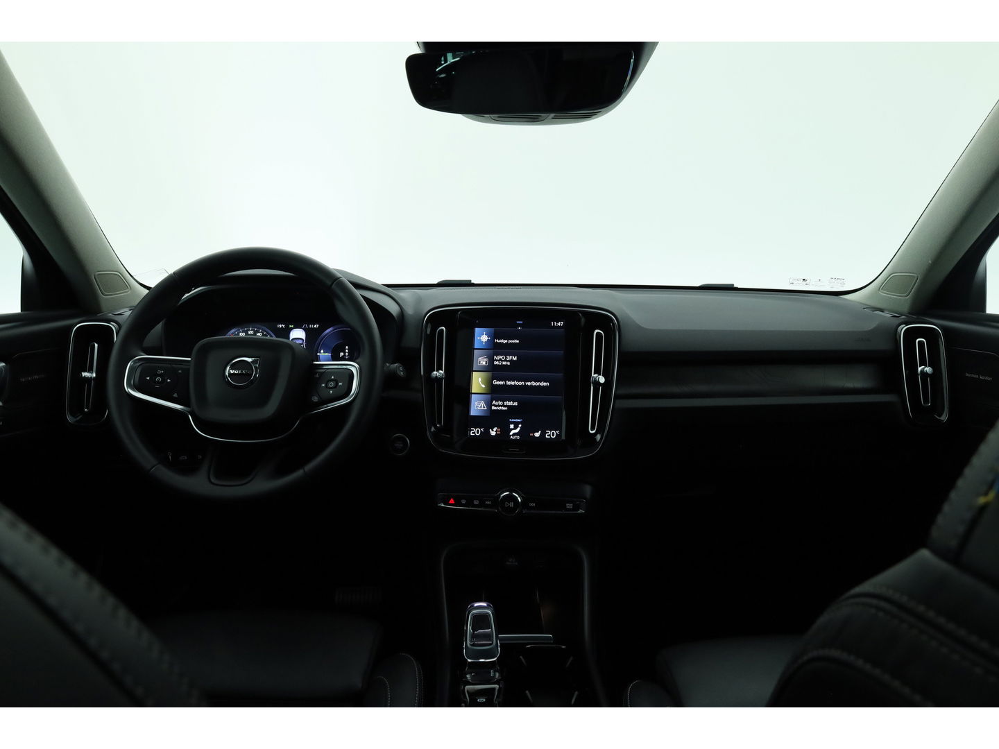 Volvo XC40 1.5 T5 Plug-in hybrid Ultimate Dark | Pano | Pilot Assist | Memory | 360cam | Stoel- Stuurverw. | Apple CarPlay | 19''
