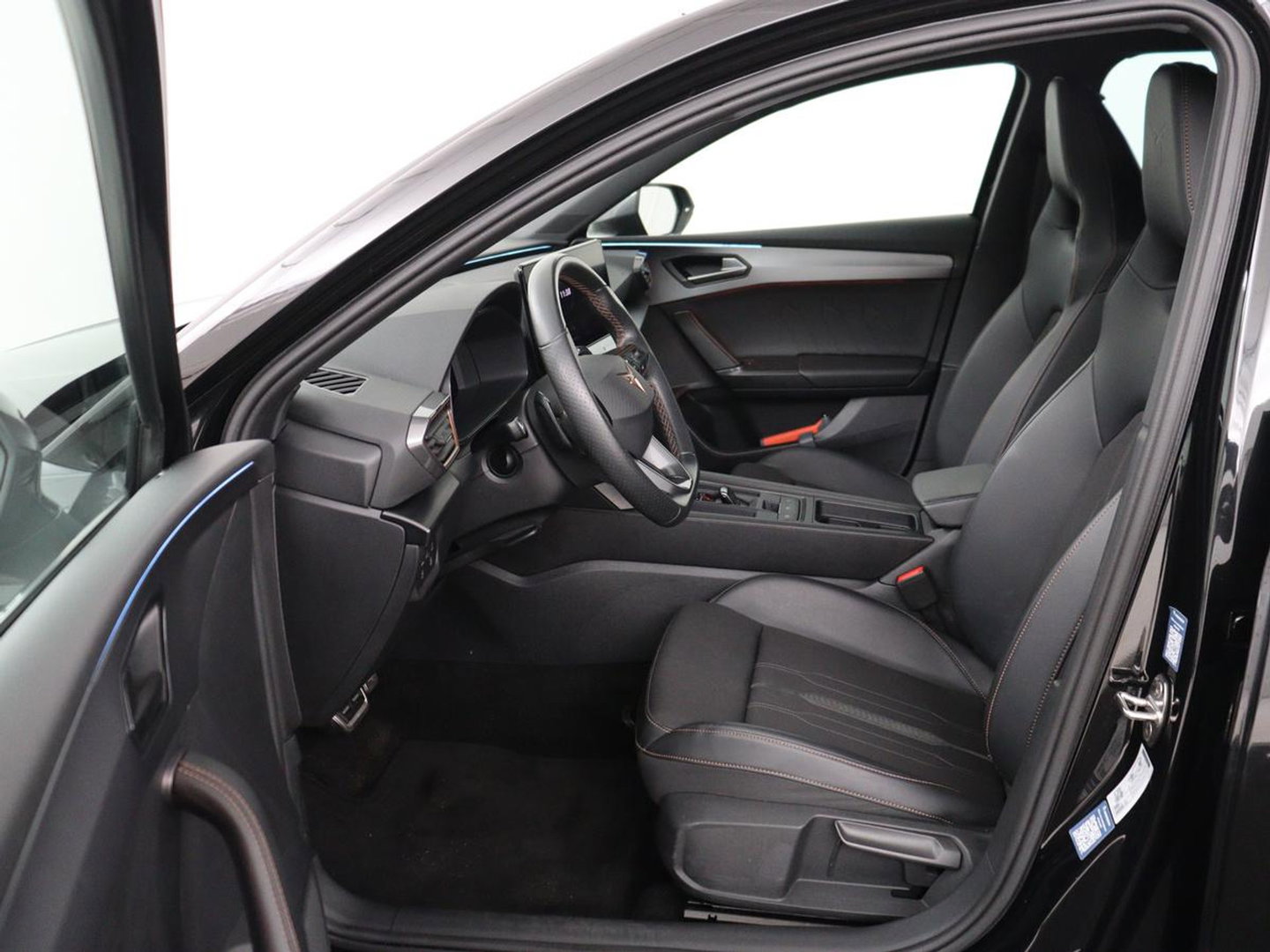 CUPRA Leon 1.4 e-Hybrid VZ Business | SOH 94% | 245pk | Trekhaak | Stuurverwarming |  Carplay | Adaptive cruise | Sfeerverlichting | Navigatie | Parkeerhulp | Keyless | PHEV | Plug In