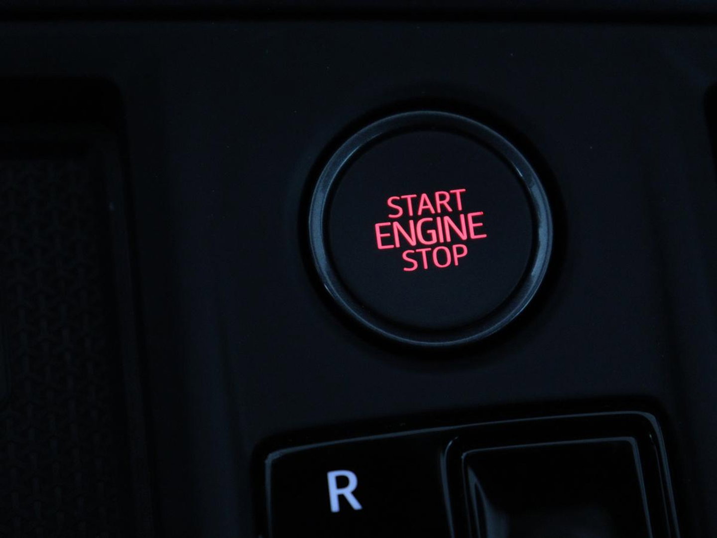 CUPRA Leon 1.4 e-Hybrid VZ Business | SOH 94% | 245pk | Trekhaak | Stuurverwarming |  Carplay | Adaptive cruise | Sfeerverlichting | Navigatie | Parkeerhulp | Keyless | PHEV | Plug In