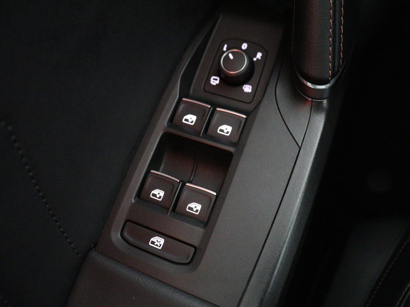 CUPRA Leon 1.4 e-Hybrid VZ Business | SOH 94% | 245pk | Trekhaak | Stuurverwarming |  Carplay | Adaptive cruise | Sfeerverlichting | Navigatie | Parkeerhulp | Keyless | PHEV | Plug In