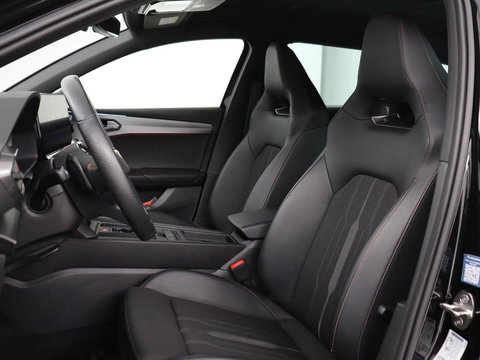 CUPRA Leon 1.4 e-Hybrid VZ Business | SOH 94% | 245pk | Trekhaak | Stuurverwarming |  Carplay | Adaptive cruise | Sfeerverlichting | Navigatie | Parkeerhulp | Keyless | PHEV | Plug In