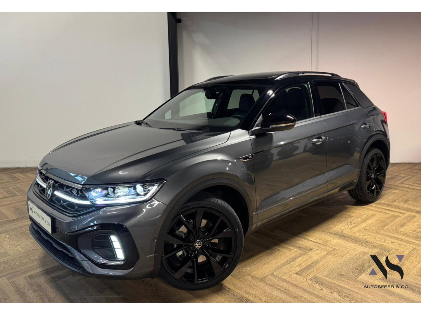 Volkswagen T-Roc 1.5 TSI R-Line PANO KEYLESS VOL'