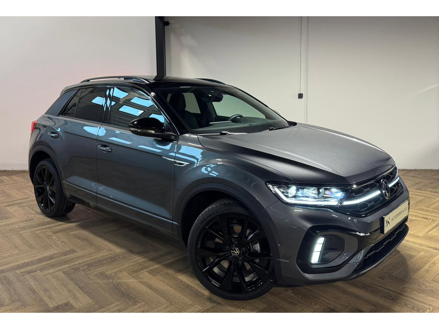 Volkswagen T-Roc 1.5 TSI R-Line PANO KEYLESS VOL'