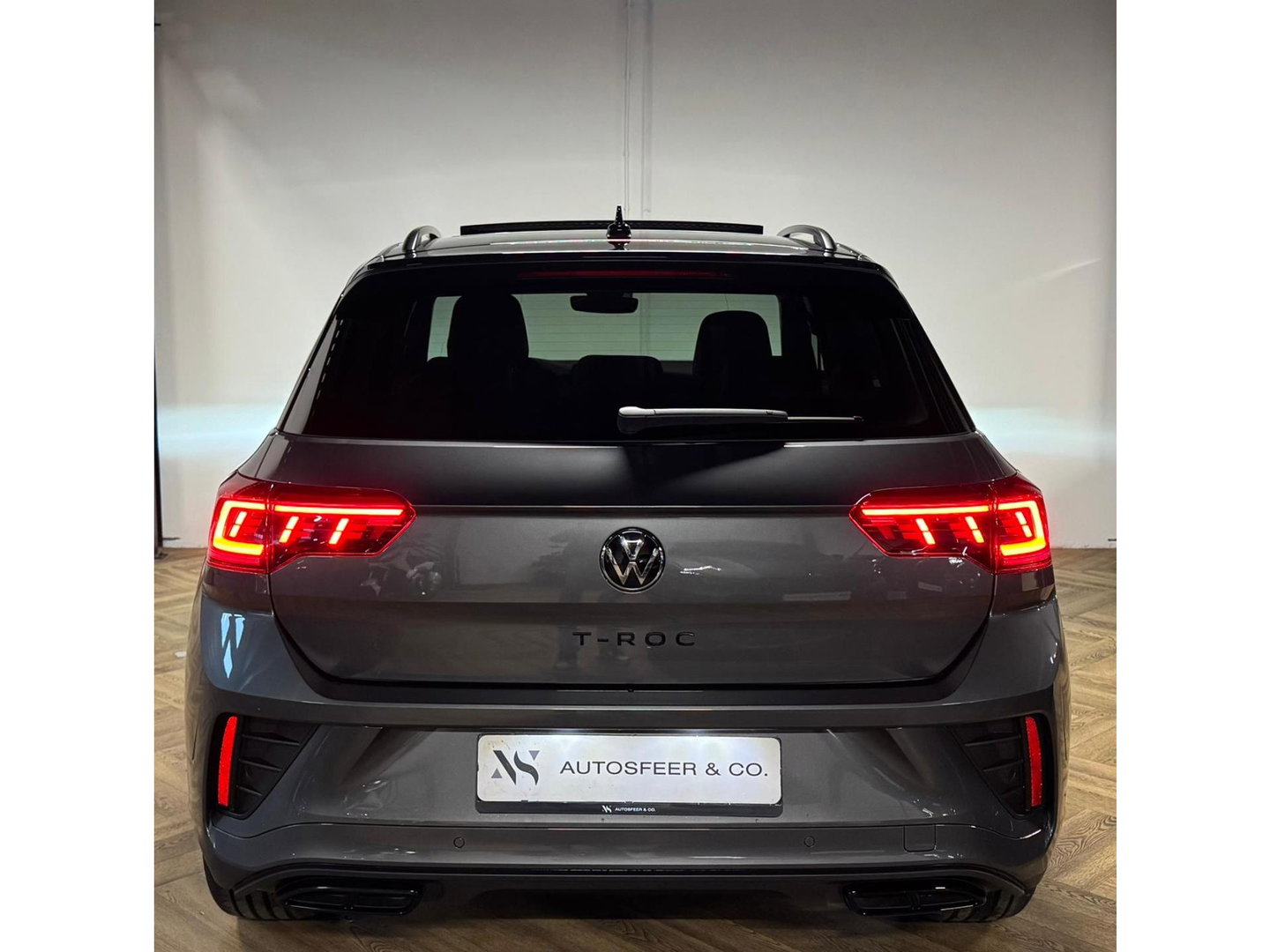 Volkswagen T-Roc 1.5 TSI R-Line PANO KEYLESS VOL'