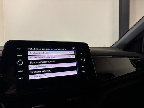 Volkswagen T-Roc 1.5 TSI R-Line PANO KEYLESS VOL'