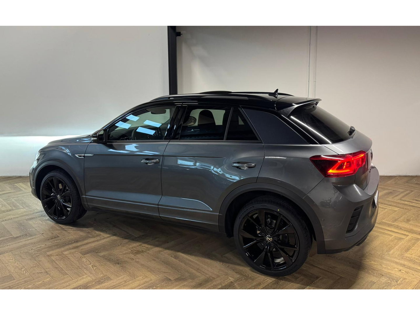 Volkswagen T-Roc 1.5 TSI R-Line PANO KEYLESS VOL'