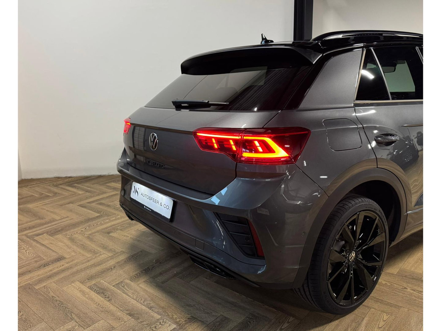 Volkswagen T-Roc 1.5 TSI R-Line PANO KEYLESS VOL'