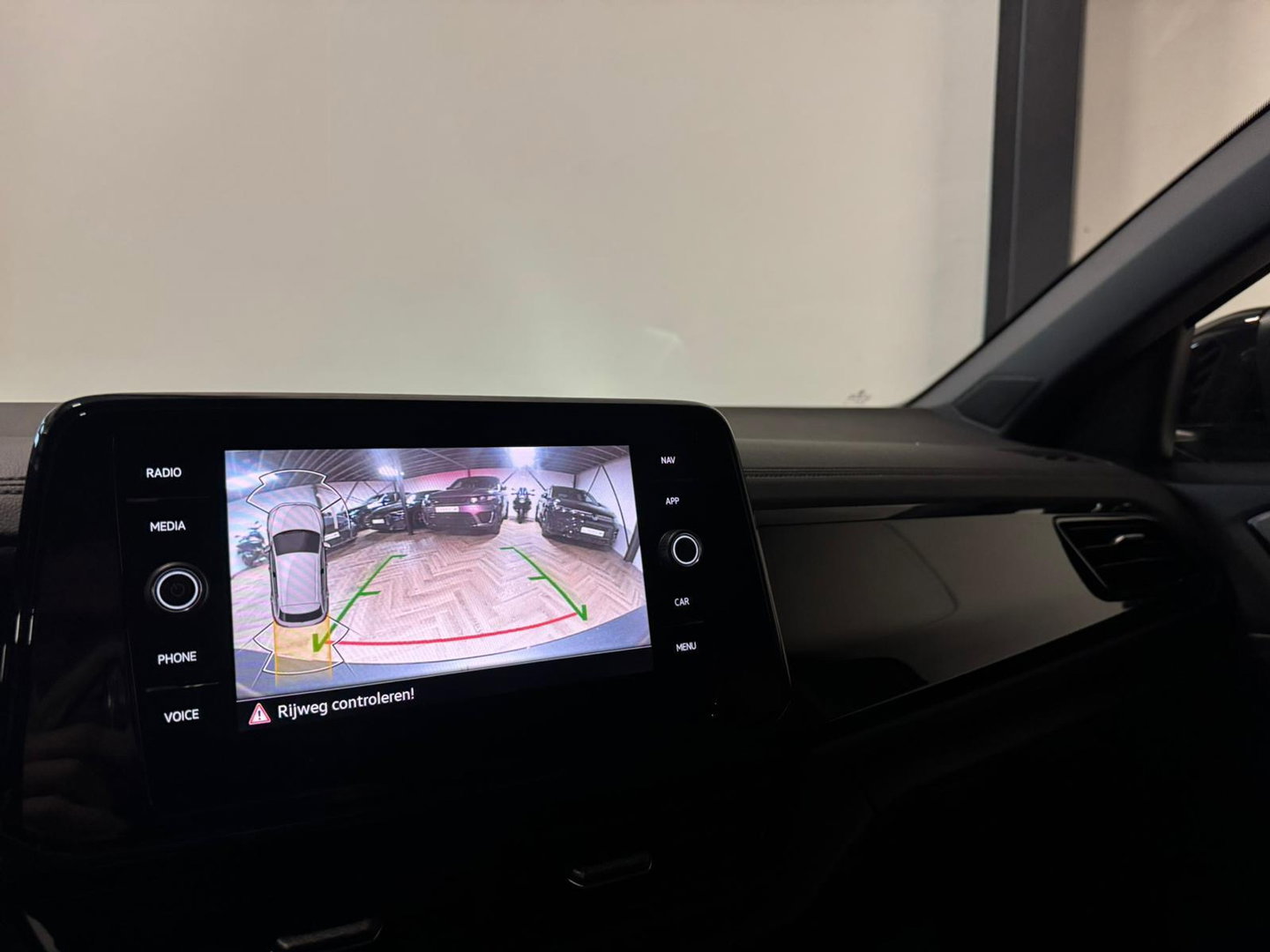 Volkswagen T-Roc 1.5 TSI R-Line PANO KEYLESS VOL'