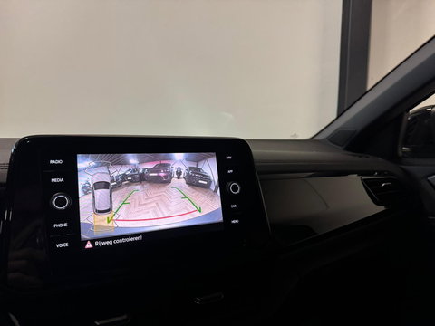 Volkswagen T-Roc 1.5 TSI R-Line PANO KEYLESS VOL'