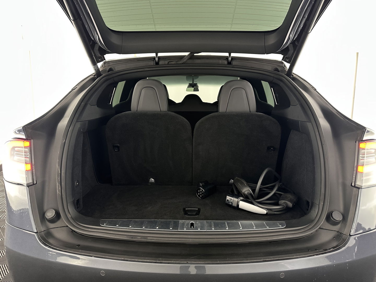 Tesla Model X 75D Base 7-Pers. [ 3-Fase-17kW ] {SOH-88%} Aut. *PANO-WINDOW | AUTOPILOT | LEATHER-FABRIC | TOPVIEW | NAVI-FULLMAP | FULL-LED | AIRSUSPENSION | DIGI-COCKPIT | KEYLESS | CAMERA | DAB+ | HEATED-COMFORTSEATS | 20''ALU*