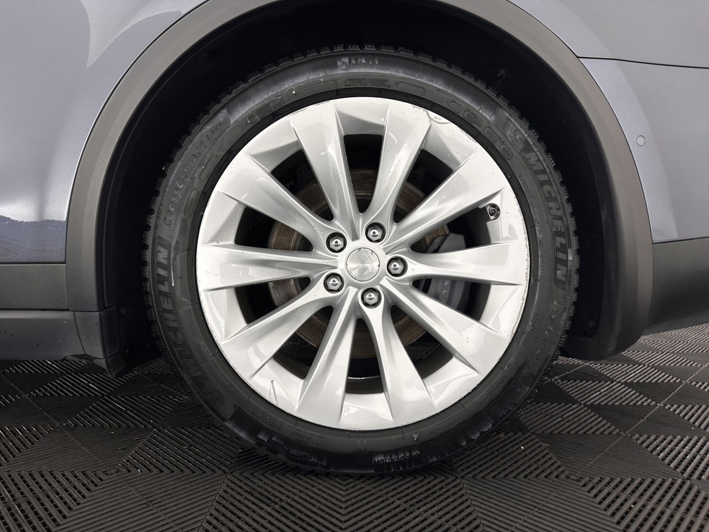 Tesla Model X 75D Base 7-Pers. [ 3-Fase-17kW ] {SOH-88%} Aut. *PANO-WINDOW | AUTOPILOT | LEATHER-FABRIC | TOPVIEW | NAVI-FULLMAP | FULL-LED | AIRSUSPENSION | DIGI-COCKPIT | KEYLESS | CAMERA | DAB+ | HEATED-COMFORTSEATS | 20''ALU*