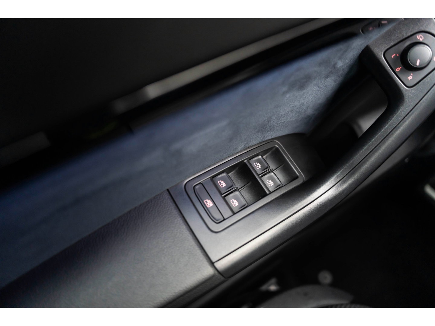 CUPRA Ateca 2.0 TSI 4DRIVE LIMITED PANO CARBON BREMBO BEATS