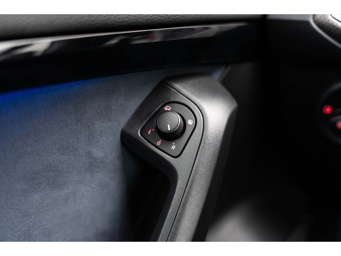 CUPRA Ateca 2.0 TSI 4DRIVE LIMITED PANO CARBON BREMBO BEATS