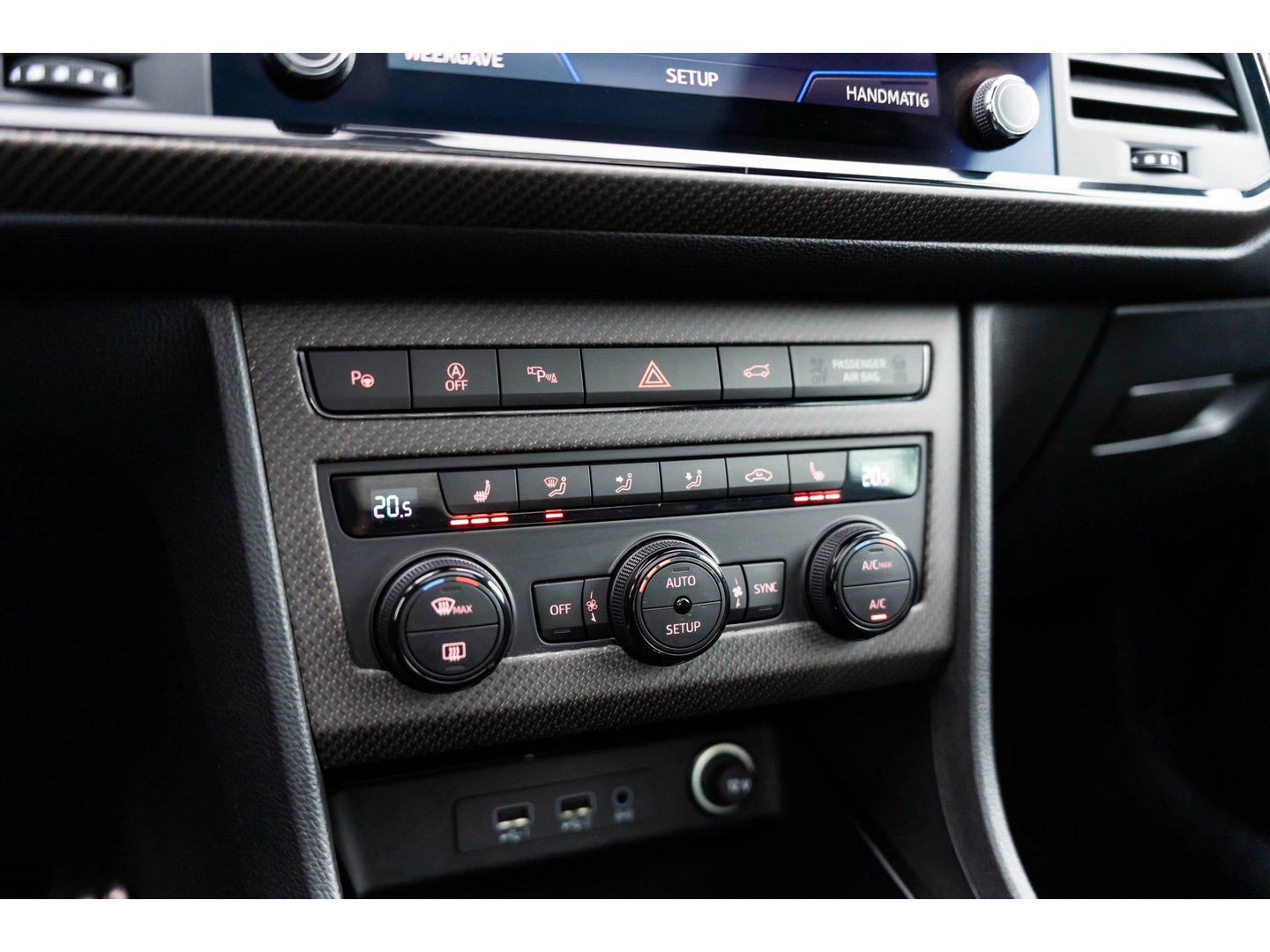 CUPRA Ateca 2.0 TSI 4DRIVE LIMITED PANO CARBON BREMBO BEATS