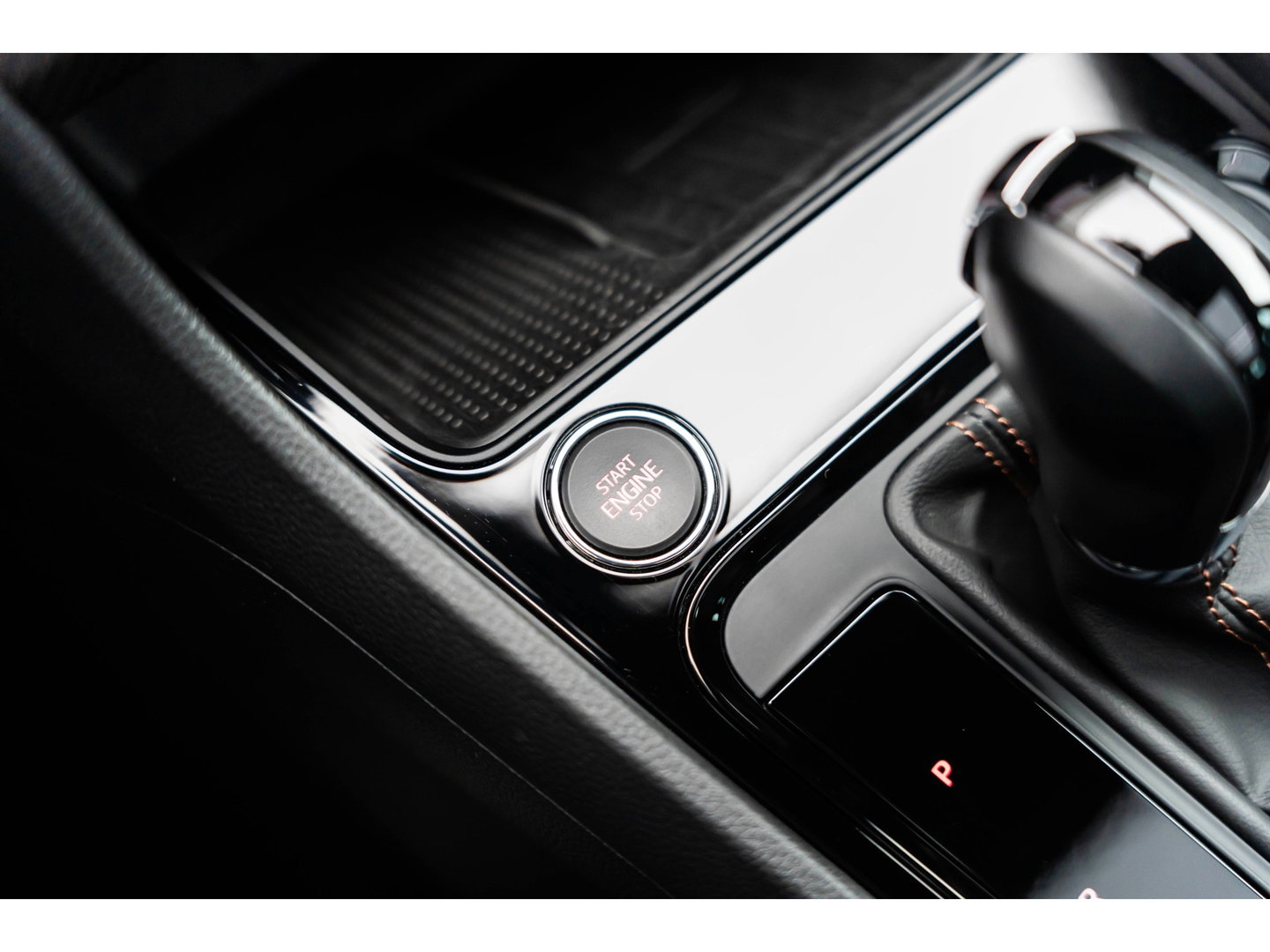 CUPRA Ateca 2.0 TSI 4DRIVE LIMITED PANO CARBON BREMBO BEATS