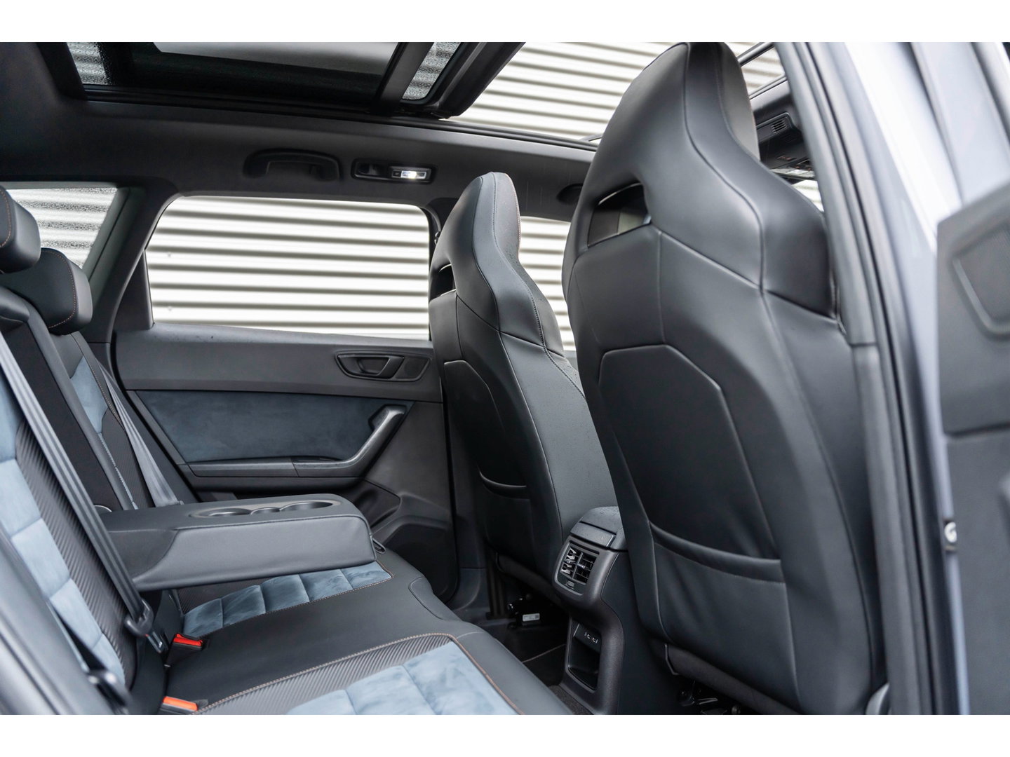 CUPRA Ateca 2.0 TSI 4DRIVE LIMITED PANO CARBON BREMBO BEATS