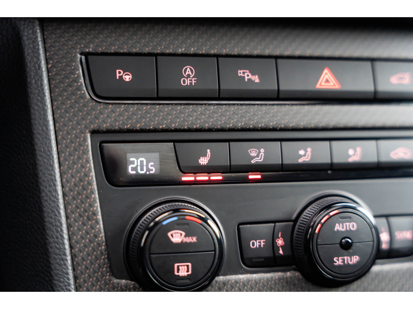 CUPRA Ateca 2.0 TSI 4DRIVE LIMITED PANO CARBON BREMBO BEATS