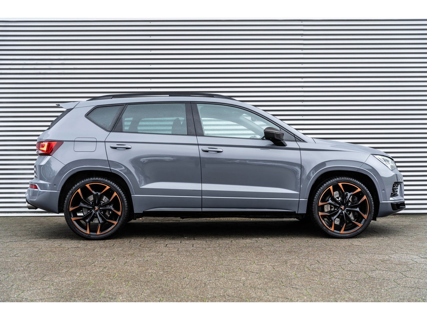 CUPRA Ateca 2.0 TSI 4DRIVE LIMITED PANO CARBON BREMBO BEATS