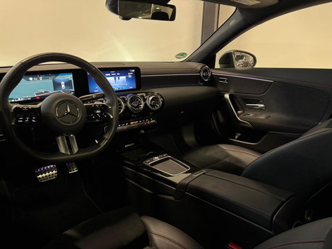 Mercedes-Benz CLA-Klasse 180 AMG PANO 360' SFEER VOL!