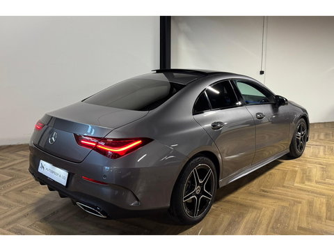 Mercedes-Benz CLA-Klasse 180 AMG PANO 360' SFEER VOL!