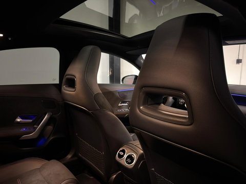 Mercedes-Benz CLA-Klasse 180 AMG PANO 360' SFEER VOL!