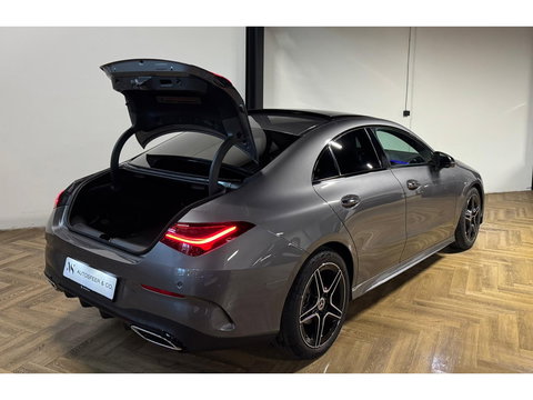 Mercedes-Benz CLA-Klasse 180 AMG PANO 360' SFEER VOL!