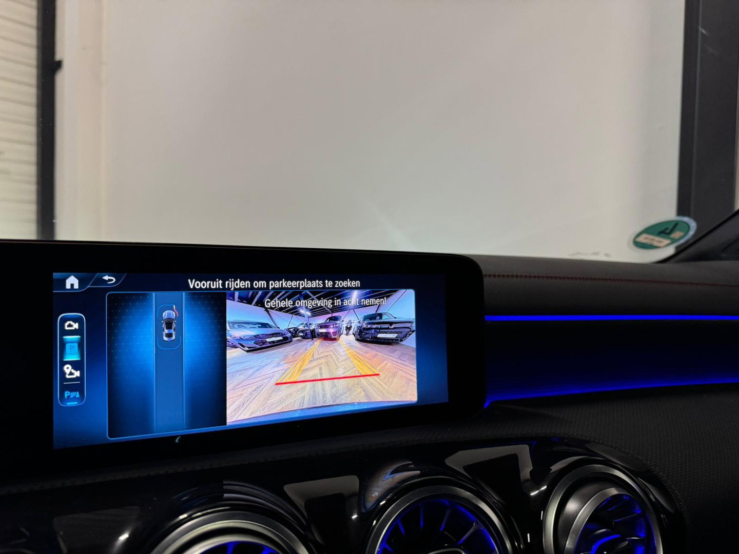 Mercedes-Benz CLA-Klasse 180 AMG PANO 360' SFEER VOL!