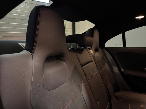 Mercedes-Benz CLA-Klasse 180 AMG PANO 360' SFEER VOL!