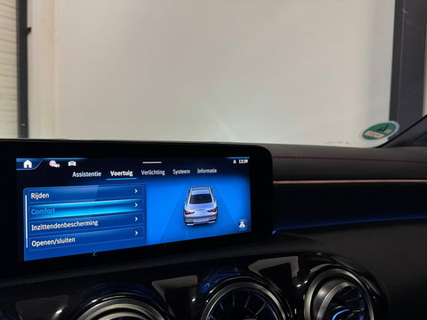 Mercedes-Benz CLA-Klasse 180 AMG PANO 360' SFEER VOL!