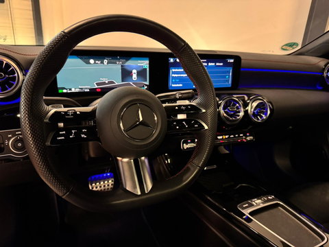 Mercedes-Benz CLA-Klasse 180 AMG PANO 360' SFEER VOL!