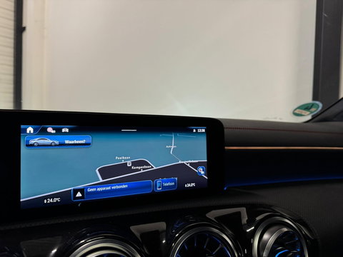Mercedes-Benz CLA-Klasse 180 AMG PANO 360' SFEER VOL!