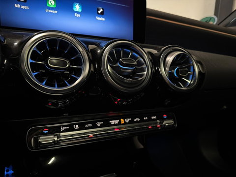 Mercedes-Benz CLA-Klasse 180 AMG PANO 360' SFEER VOL!