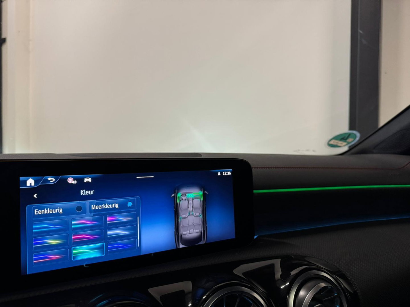 Mercedes-Benz CLA-Klasse 180 AMG PANO 360' SFEER VOL!