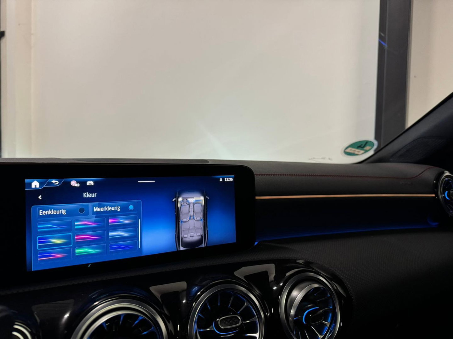 Mercedes-Benz CLA-Klasse 180 AMG PANO 360' SFEER VOL!