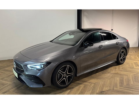 Mercedes-Benz CLA-Klasse 180 AMG PANO 360' SFEER VOL!