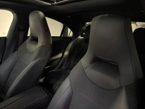 Mercedes-Benz CLA-Klasse 180 AMG PANO 360' SFEER VOL!