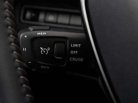 Peugeot 3008 1.2 PureTech Active Pack Business | Stoelverwarming | Navigatie via Carplay