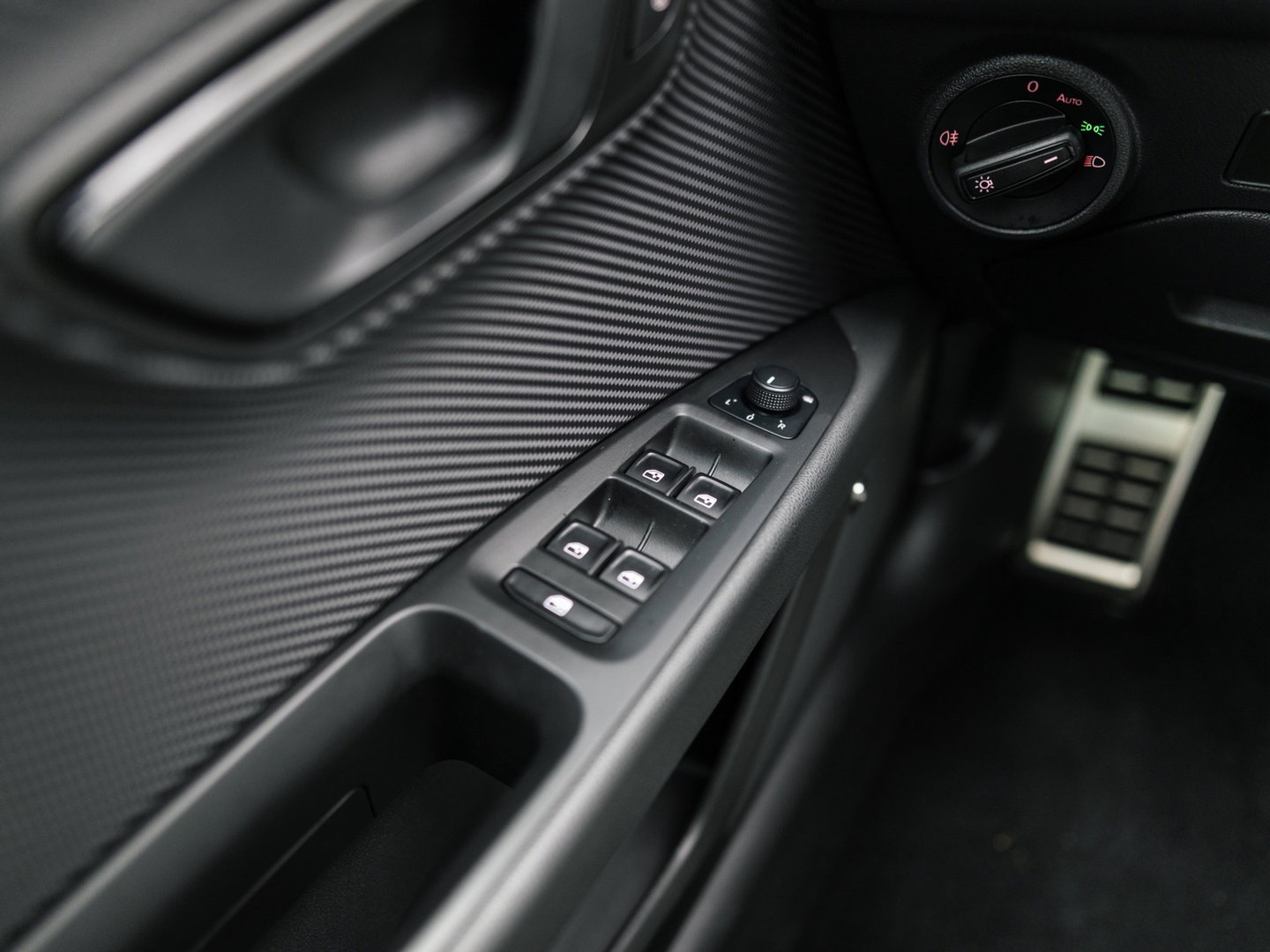 SEAT Leon ST 2.0 TSI CUPRA R 4DRIVE BLACKNESS GREY CARBON