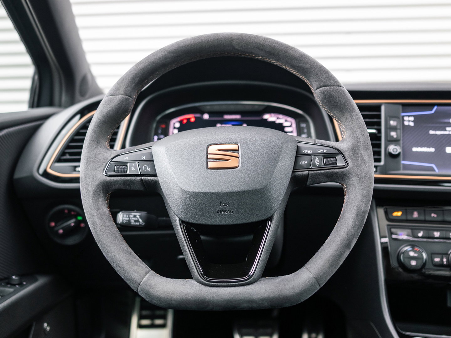 SEAT Leon ST 2.0 TSI CUPRA R 4DRIVE BLACKNESS GREY CARBON