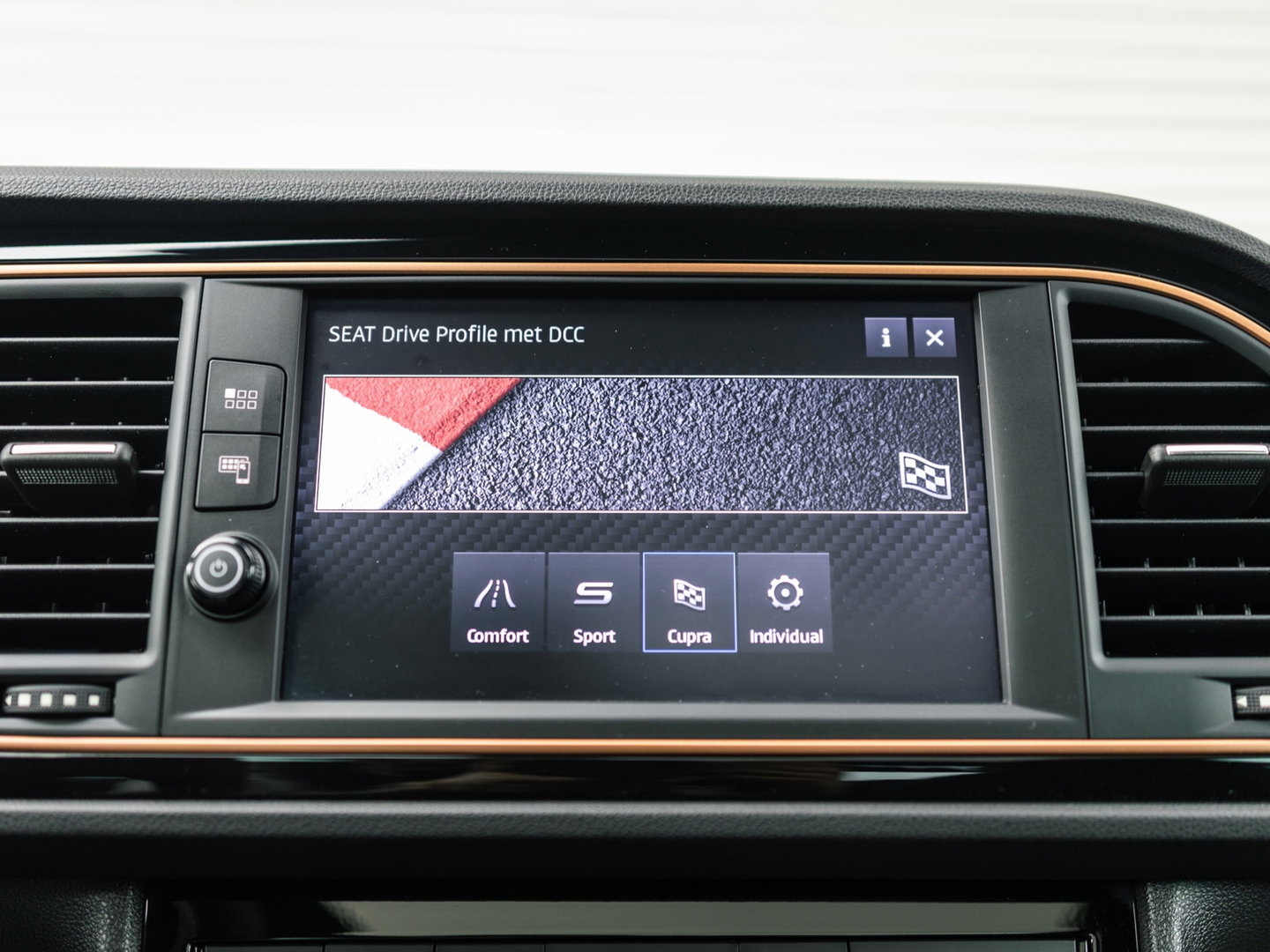 SEAT Leon ST 2.0 TSI CUPRA R 4DRIVE BLACKNESS GREY CARBON